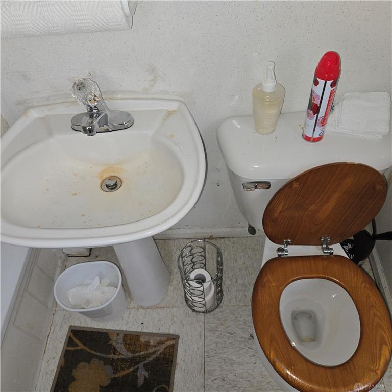 922 Stolz Property Photo 16