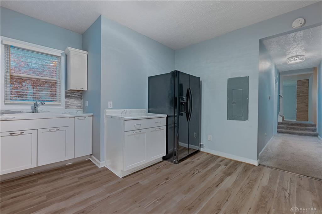 1041 Vine Property Photo 3