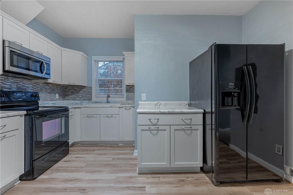 1041 Vine Property Photo 4