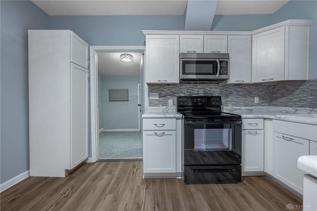 1041 Vine Property Photo 5