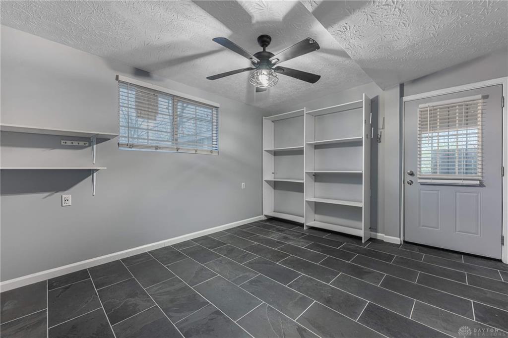 1041 Vine Property Photo 8
