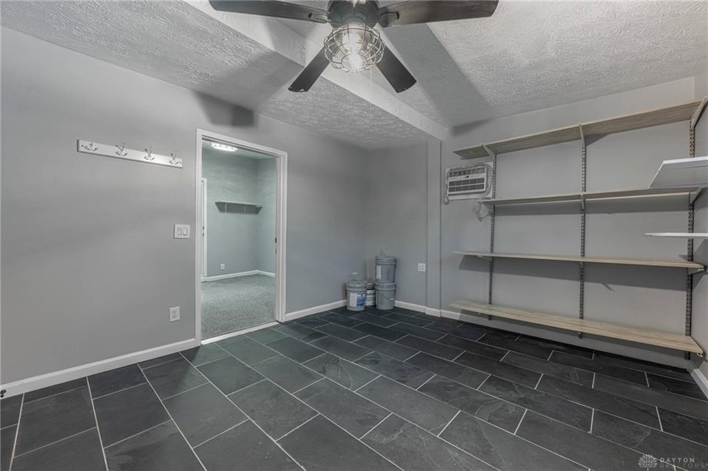 1041 Vine Property Photo 9