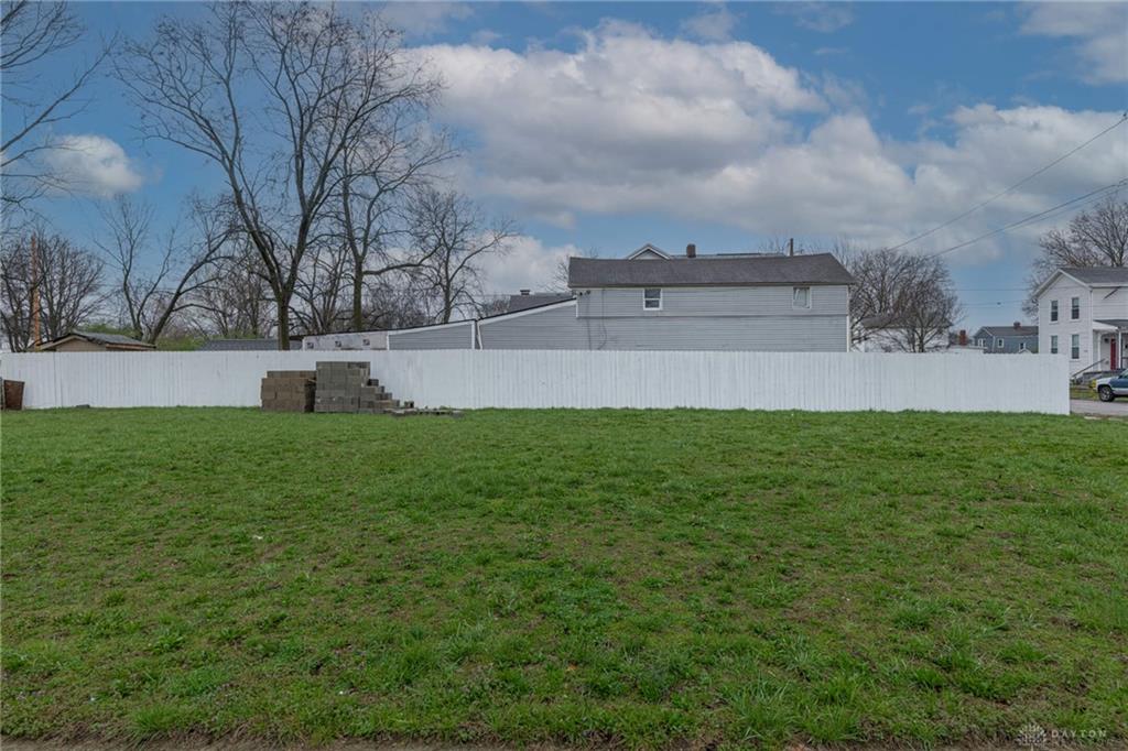 1041 Vine Property Photo 19