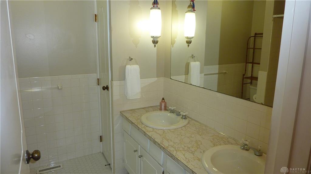 665 Dionne Property Photo 16