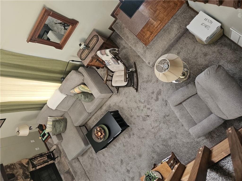 1060 Foxshire Property Photo 11