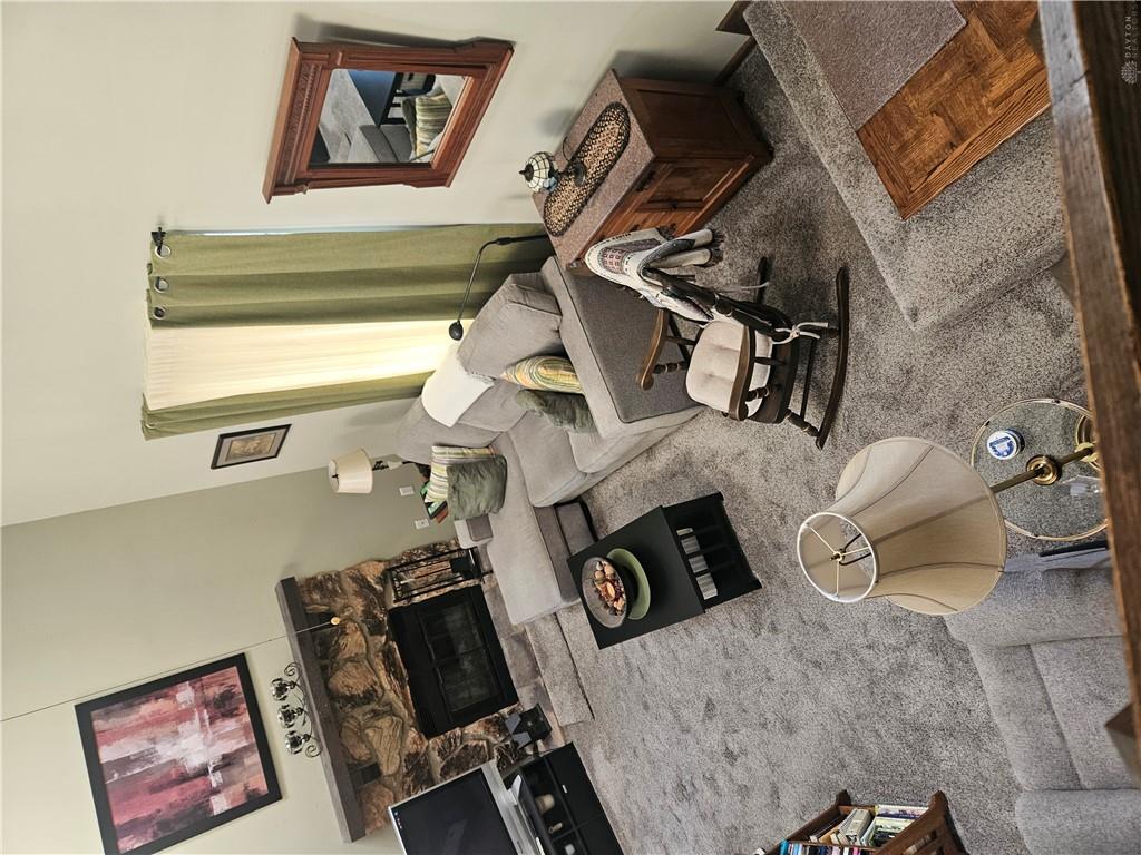 1060 Foxshire Property Photo 12