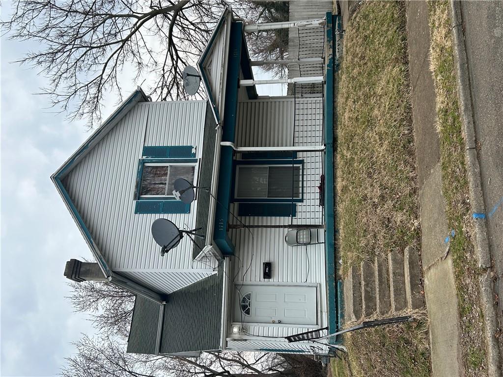 1713 Oakridge Property Photo 1