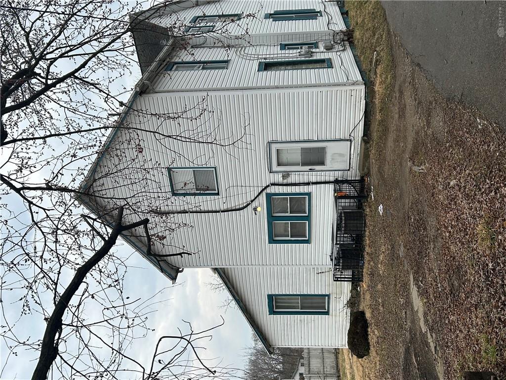 1713 Oakridge Property Photo 2