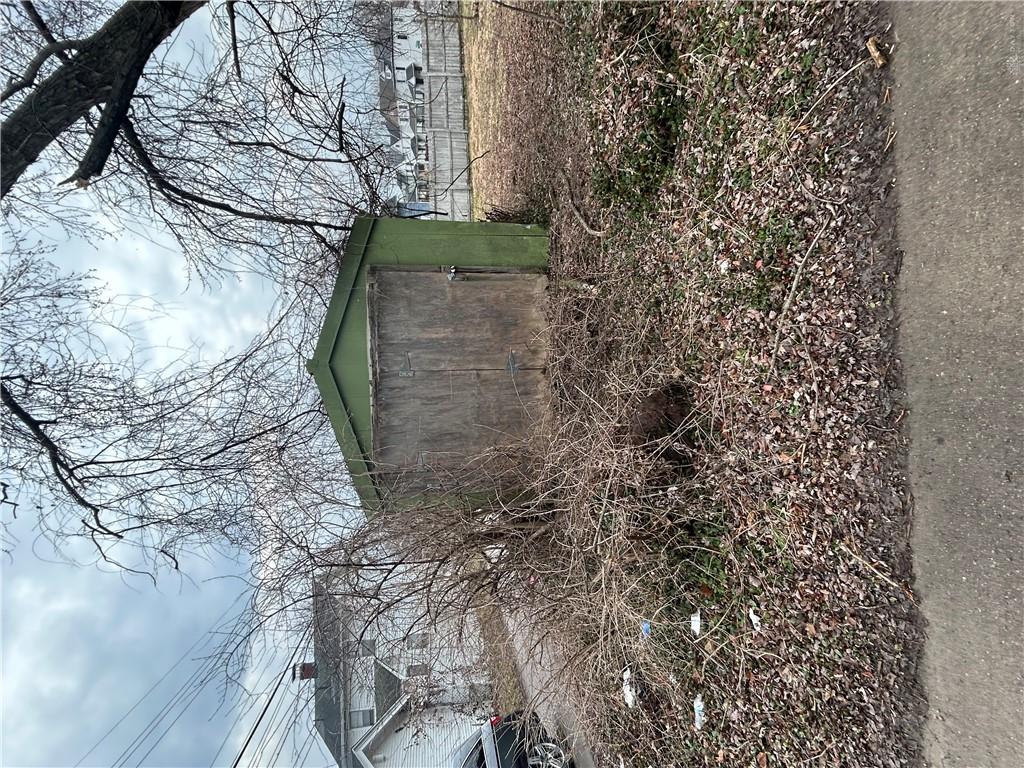 1713 Oakridge Property Photo 3