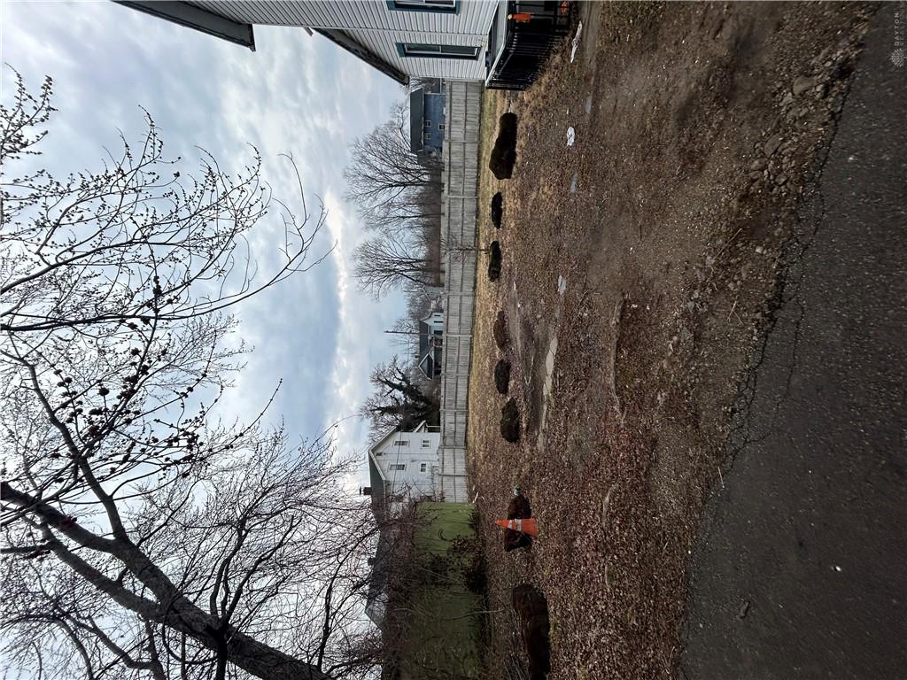 1713 Oakridge Property Photo 4
