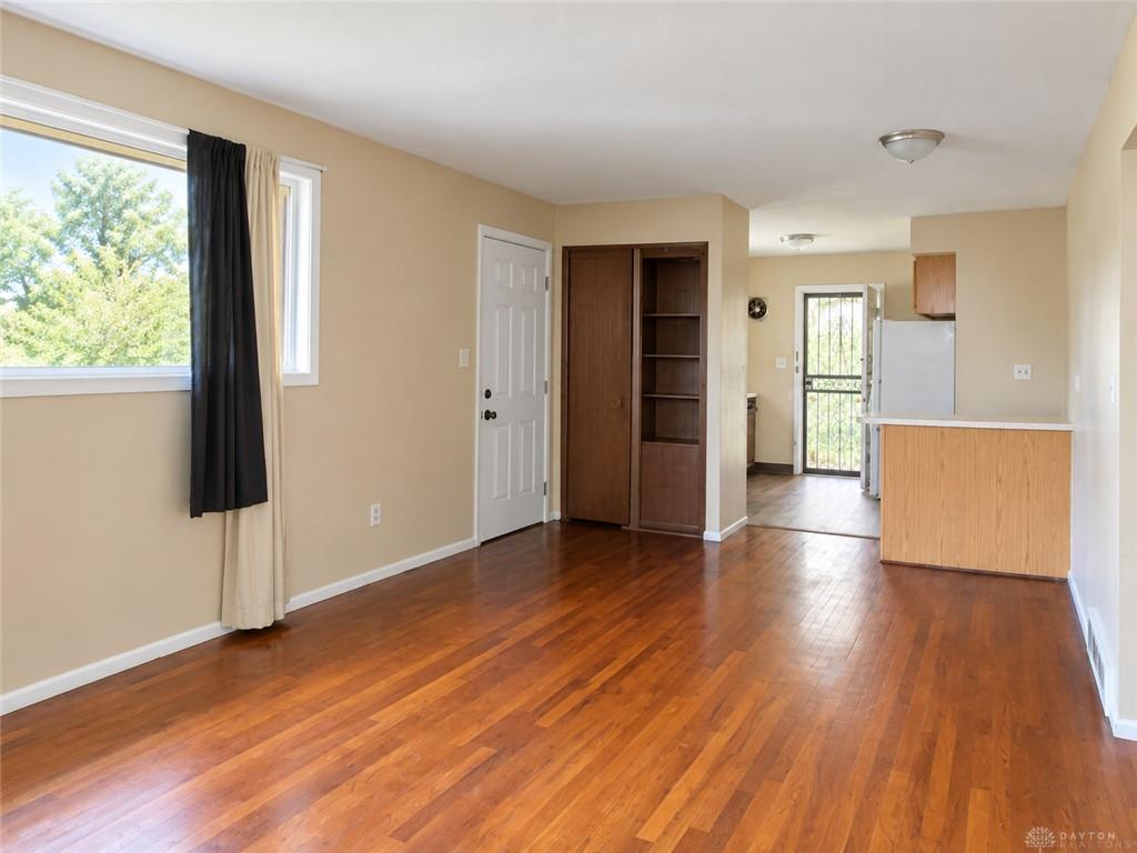 5026 Hackett Property Photo 3