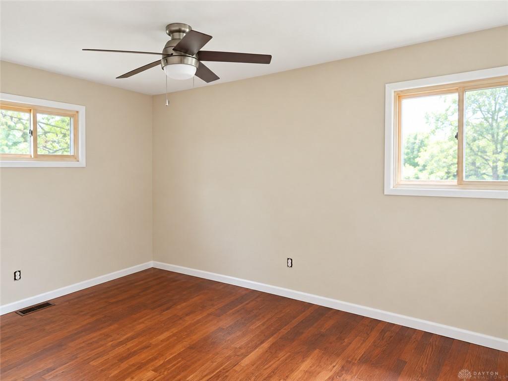 5026 Hackett Property Photo 6