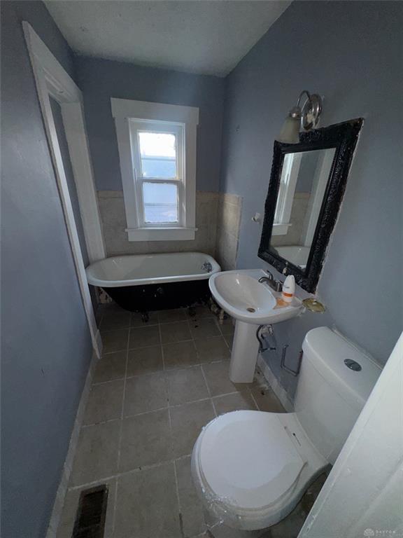 2100 Wayne Property Photo 8