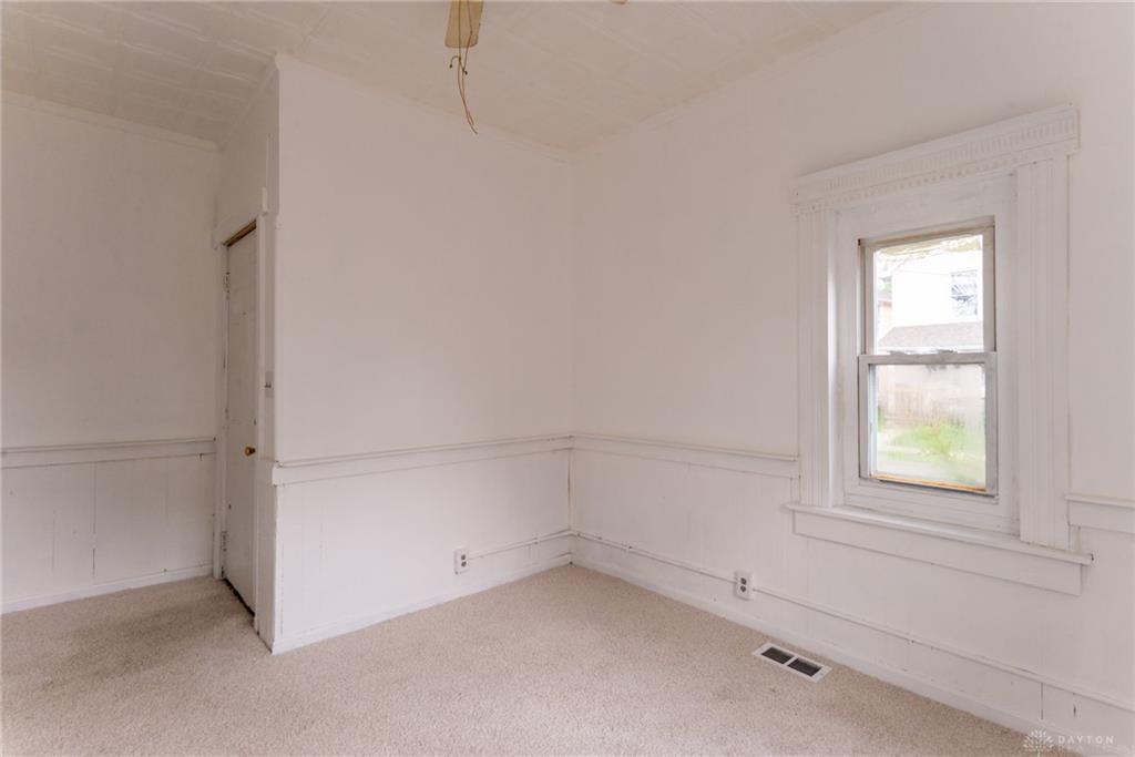2039 Howard Property Photo 3