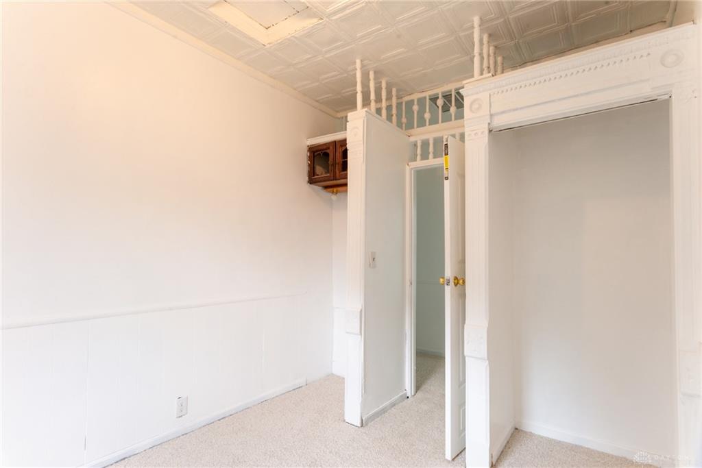 2039 Howard Property Photo 4