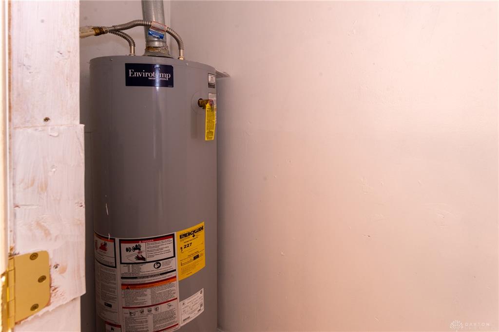 2039 Howard Property Photo 12