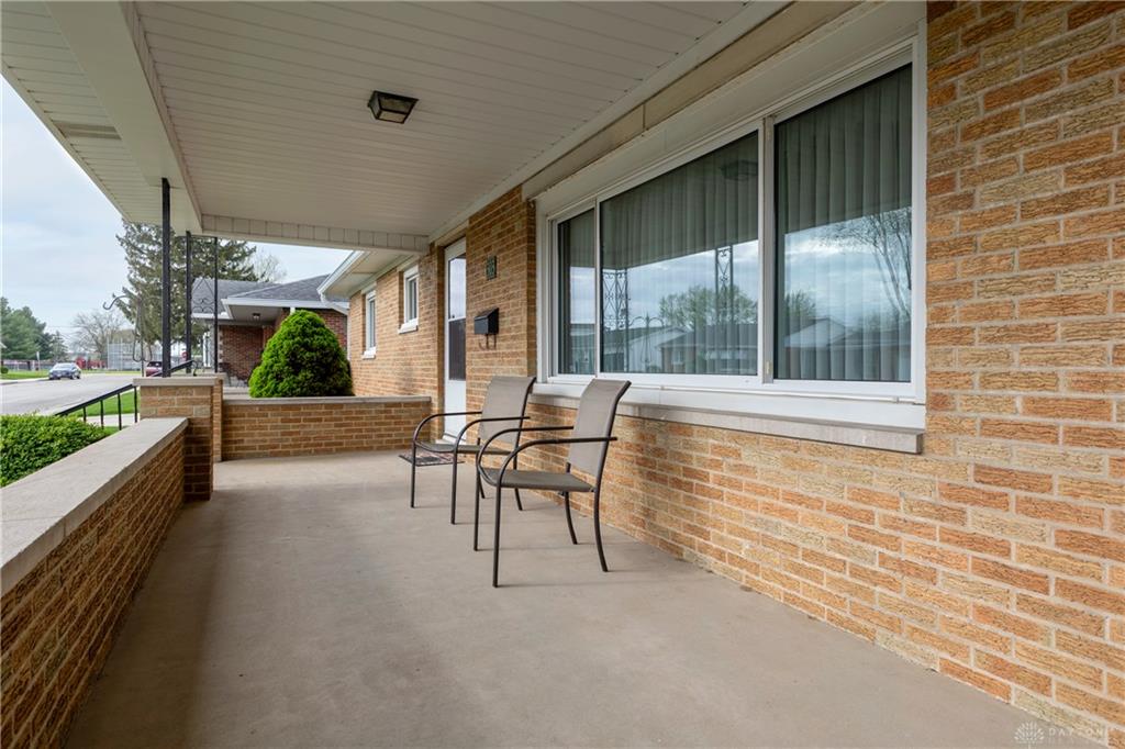 305 Sharon Property Photo 6