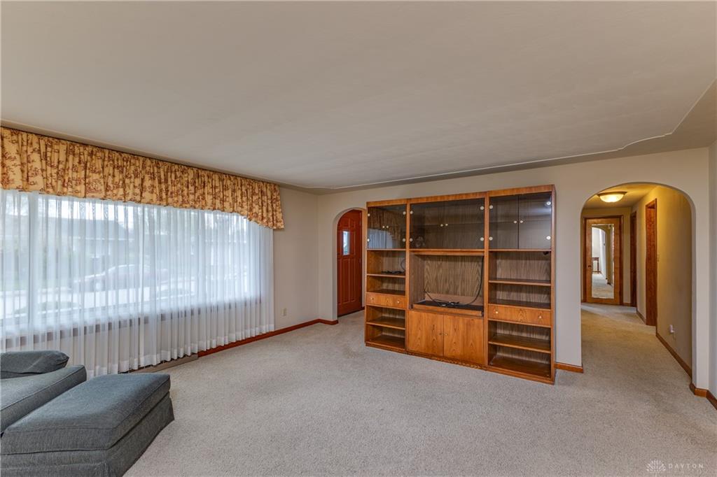305 Sharon Property Photo 15