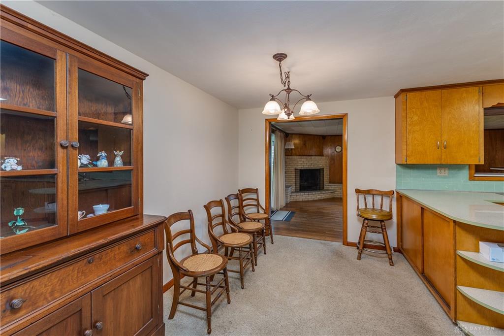 305 Sharon Property Photo 16