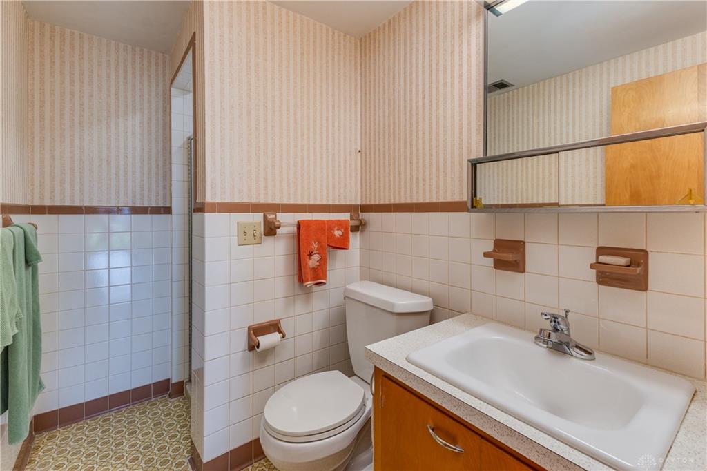 305 Sharon Property Photo 25