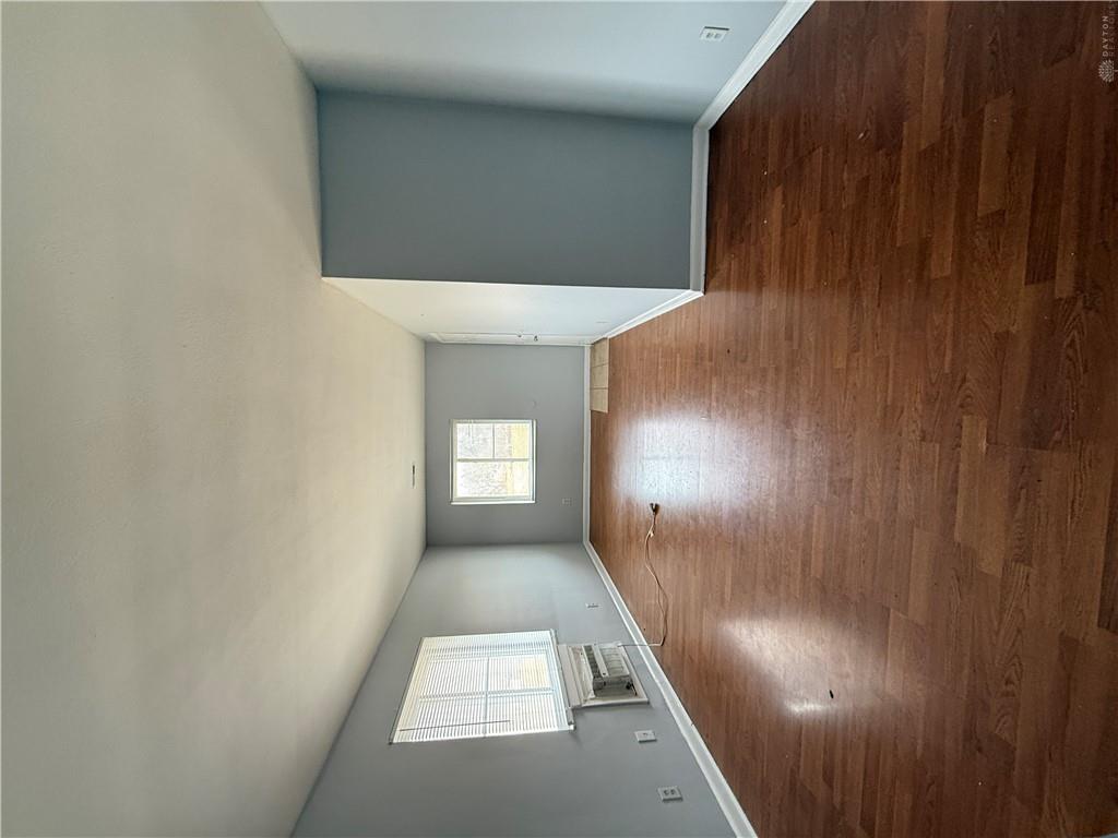 708 Oxford Property Photo 11