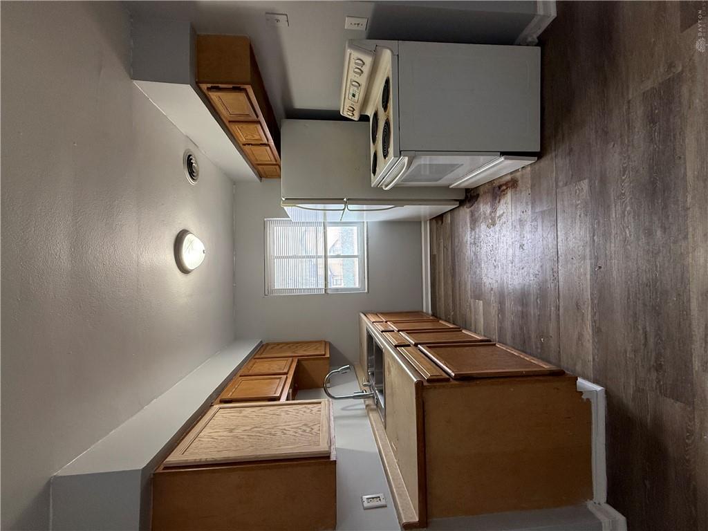 708 Oxford Property Photo 13