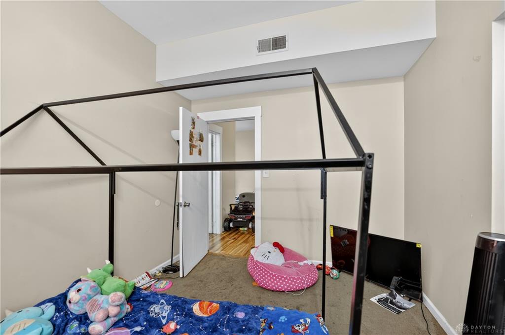 7045-7049 Montgomery Property Photo 44