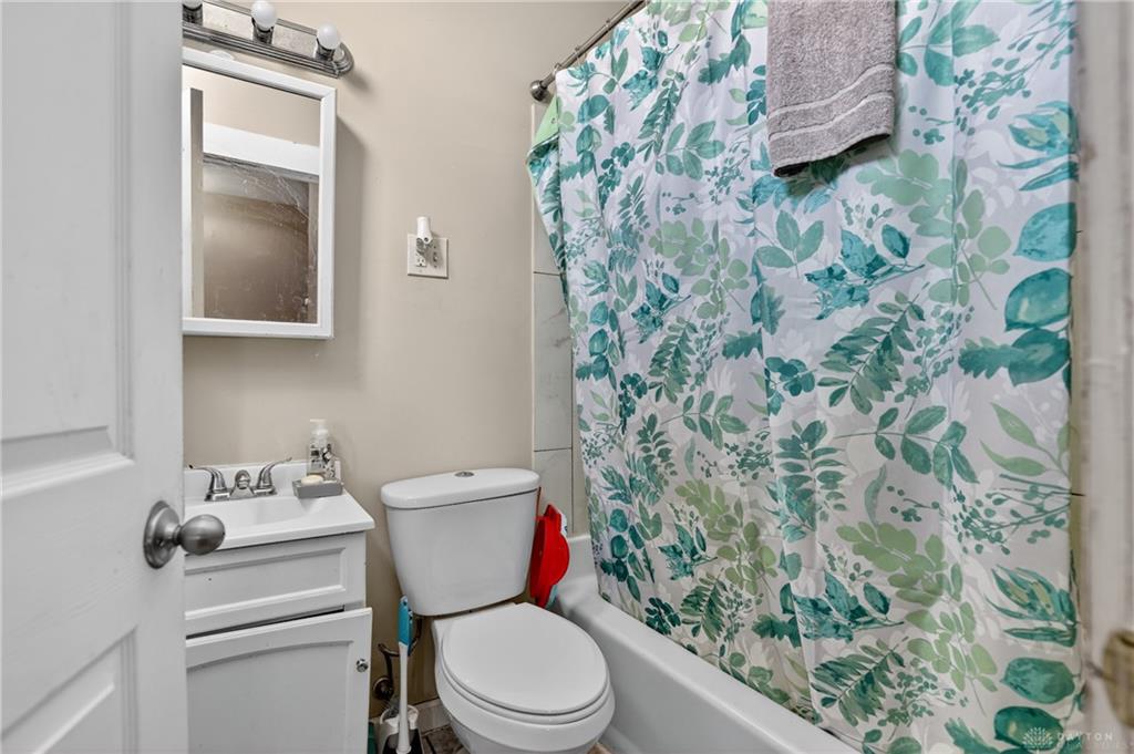 7045-7049 Montgomery Property Photo 54