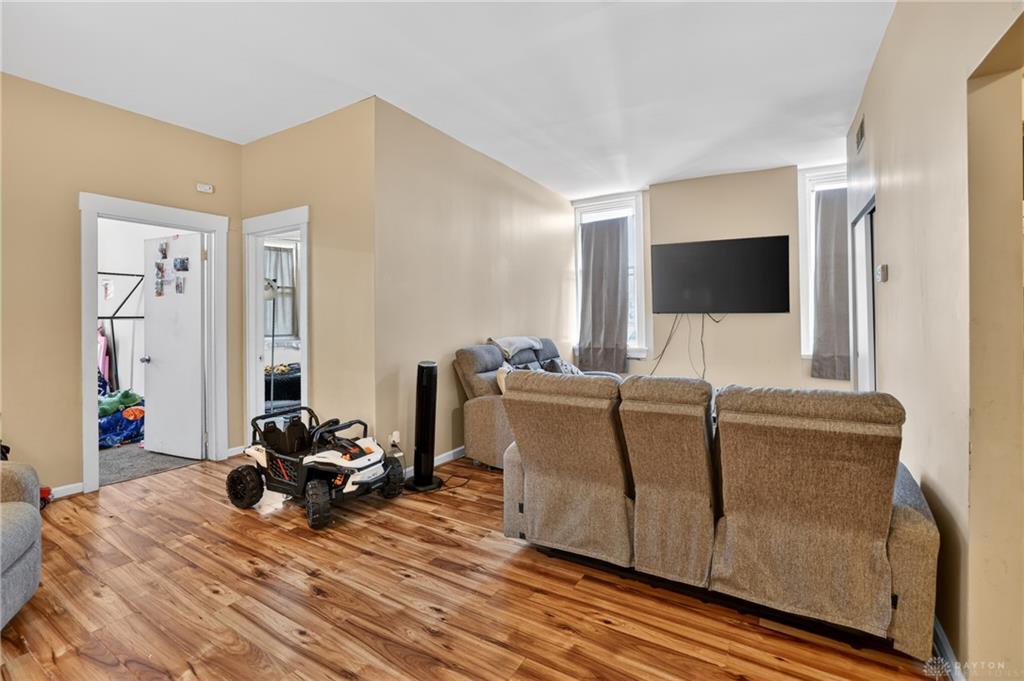 7045-7049 Montgomery Property Photo 55