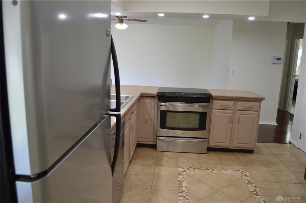 1280 Kentshire Property Photo 10