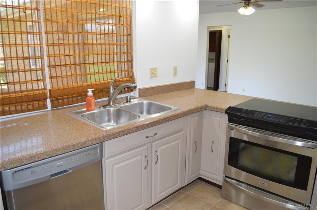 1280 Kentshire Property Photo 11
