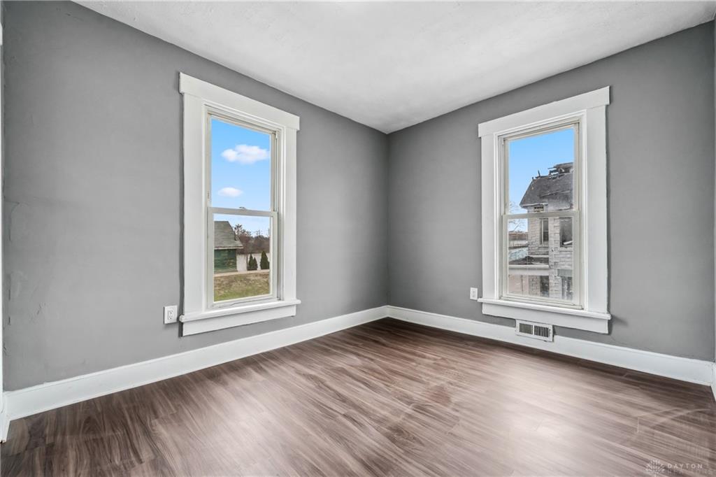78 Vincent Property Photo 29