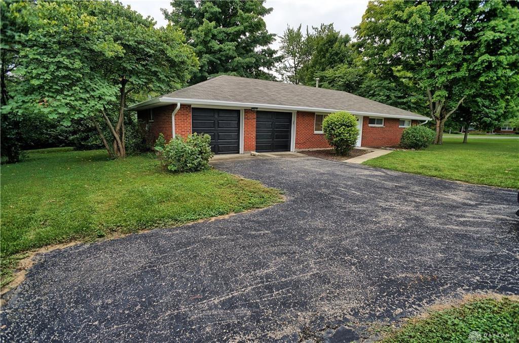 110 W Spring Valley Property Photo 2