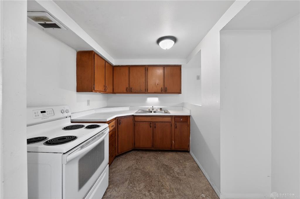 6051 Longford Property Photo 7