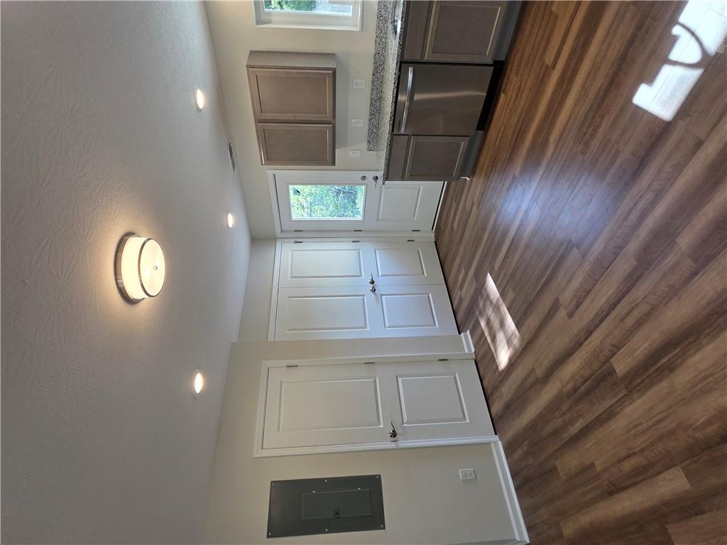 1621 Azalea Property Photo 4