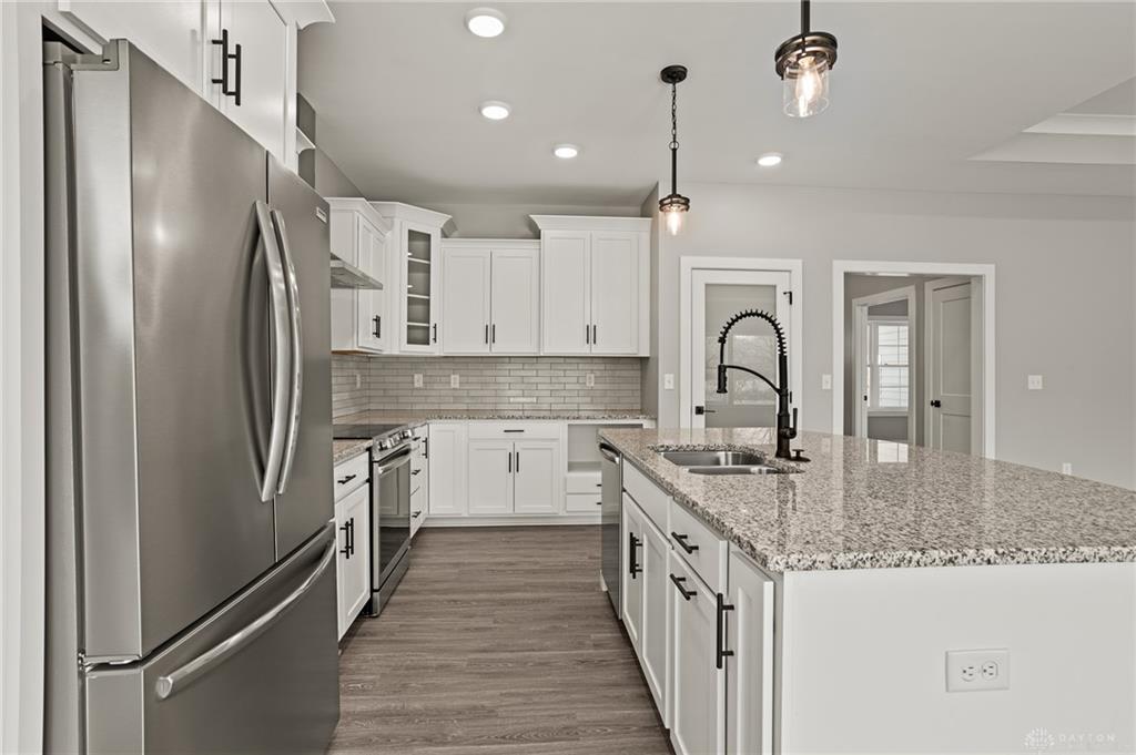 2183 Emerson Property Photo 9