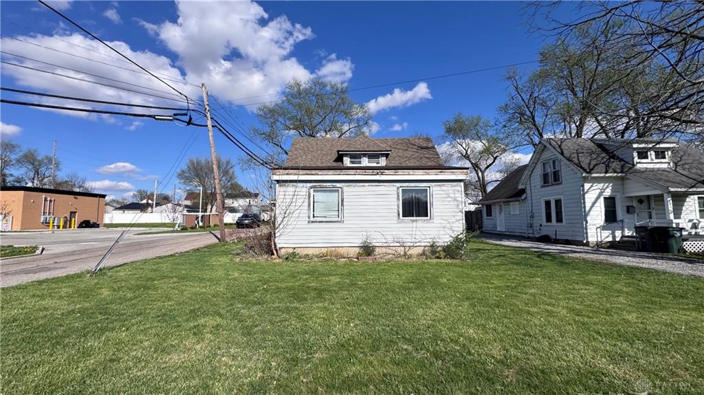 831 S Market Property Photo 3