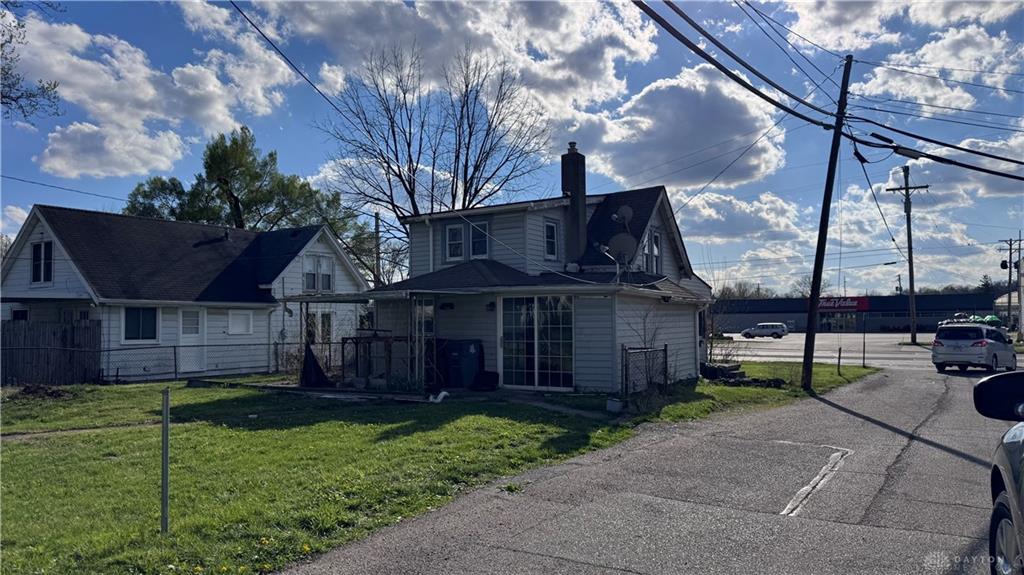 831 S Market Property Photo 4