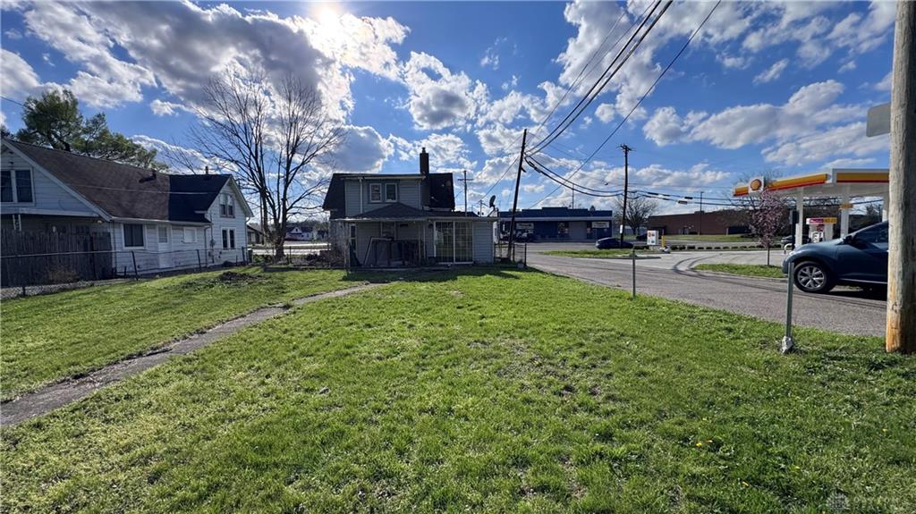 831 S Market Property Photo 8