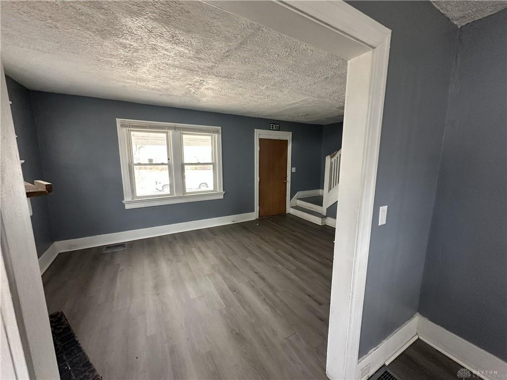 510 W Fairview Property Photo 6