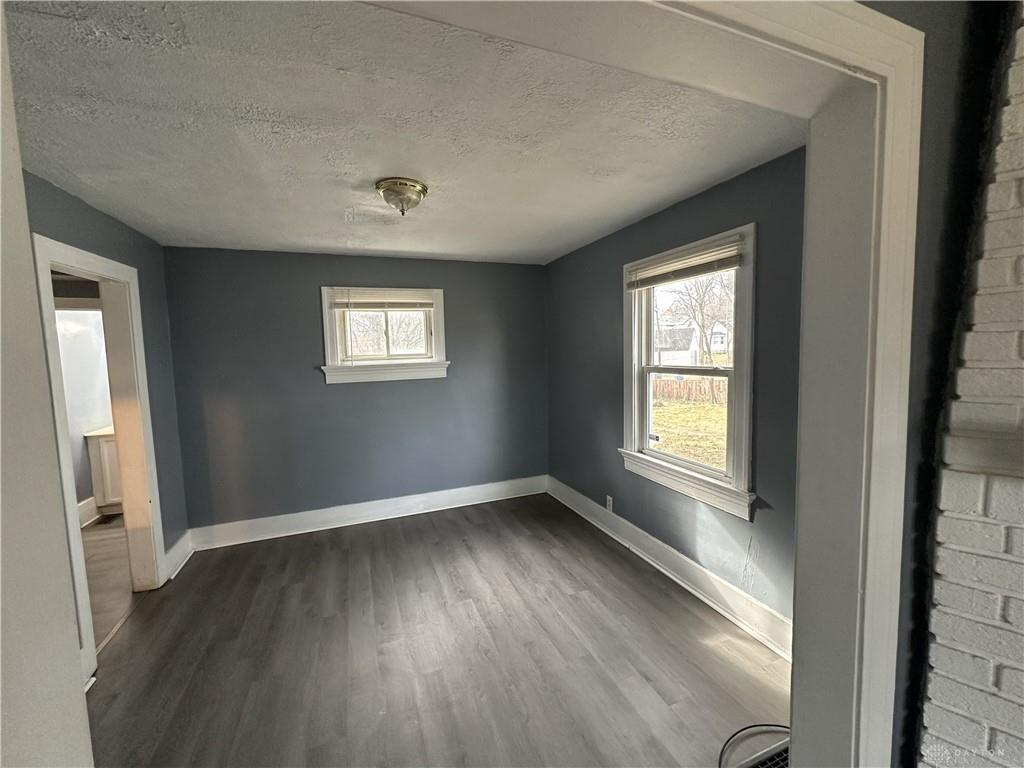 510 W Fairview Property Photo 9