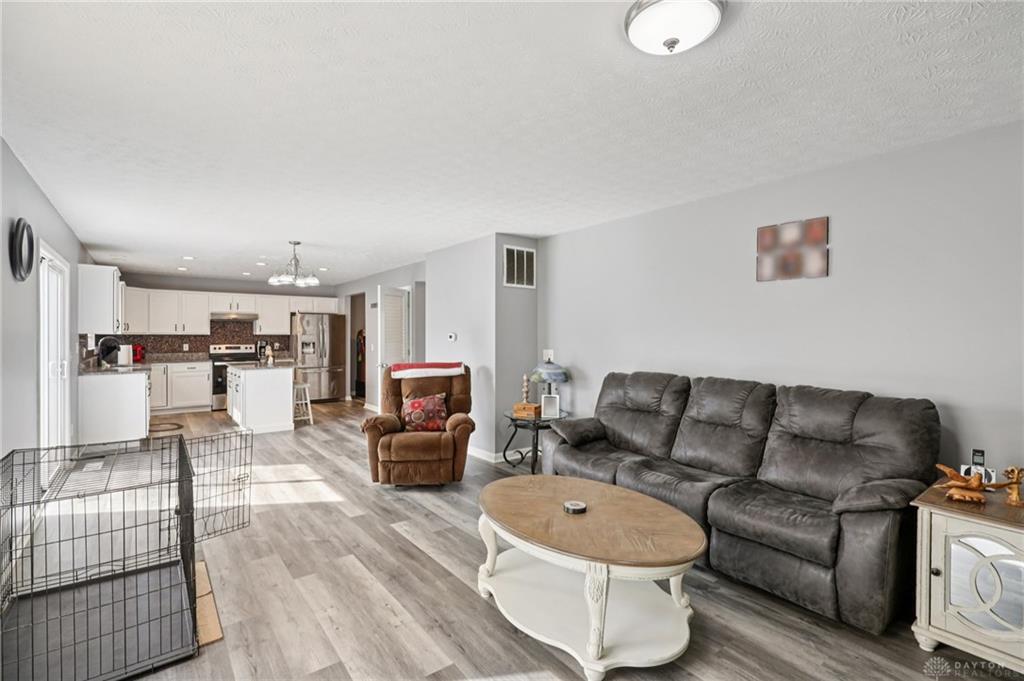 4012 Atha Property Photo 6