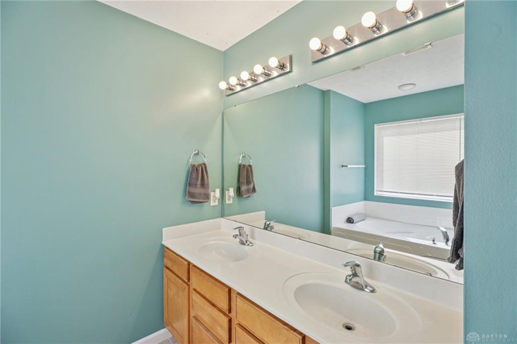 4012 Atha Property Photo 28