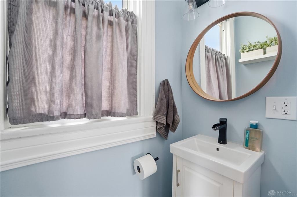 3 E Xenia Property Photo 28