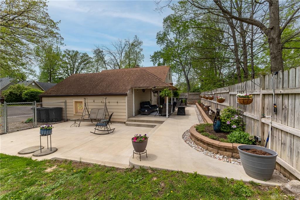 2152 La Grange Property Photo 15