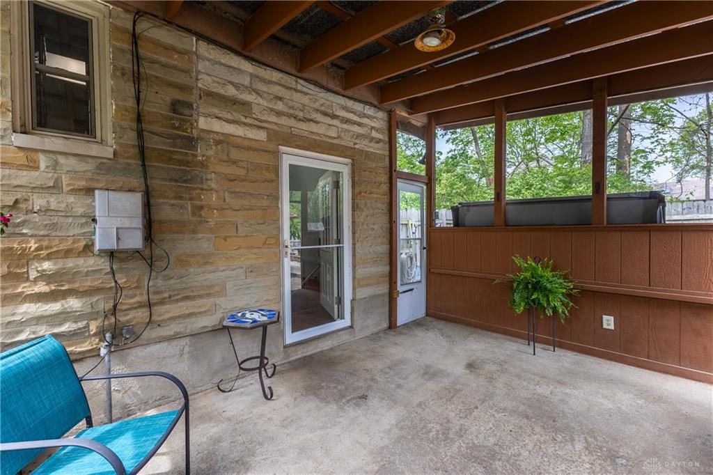 2152 La Grange Property Photo 18