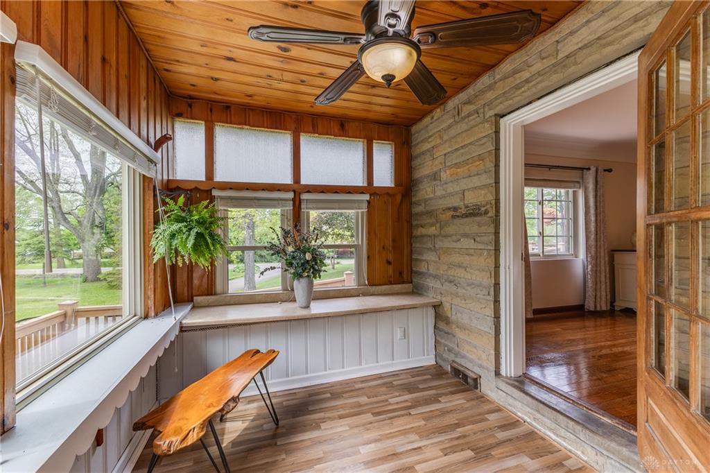 2152 La Grange Property Photo 23