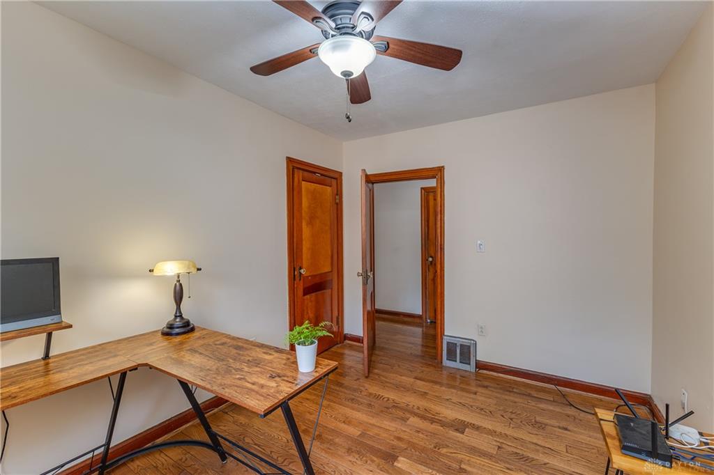 2152 La Grange Property Photo 36