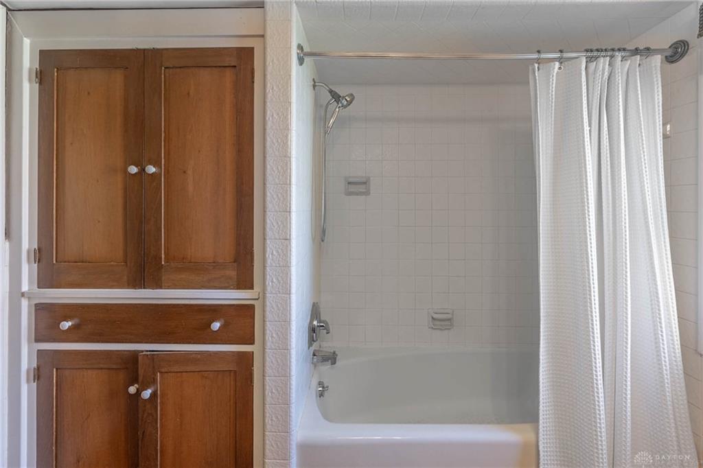 158 E Dixon Property Photo 39