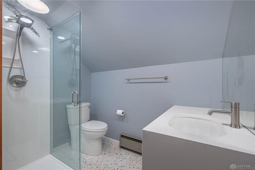 158 E Dixon Property Photo 44